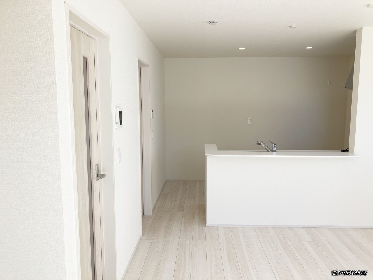 【リビング】リビングから見えるダイニング&キッチンは広いですね!同仕様写真