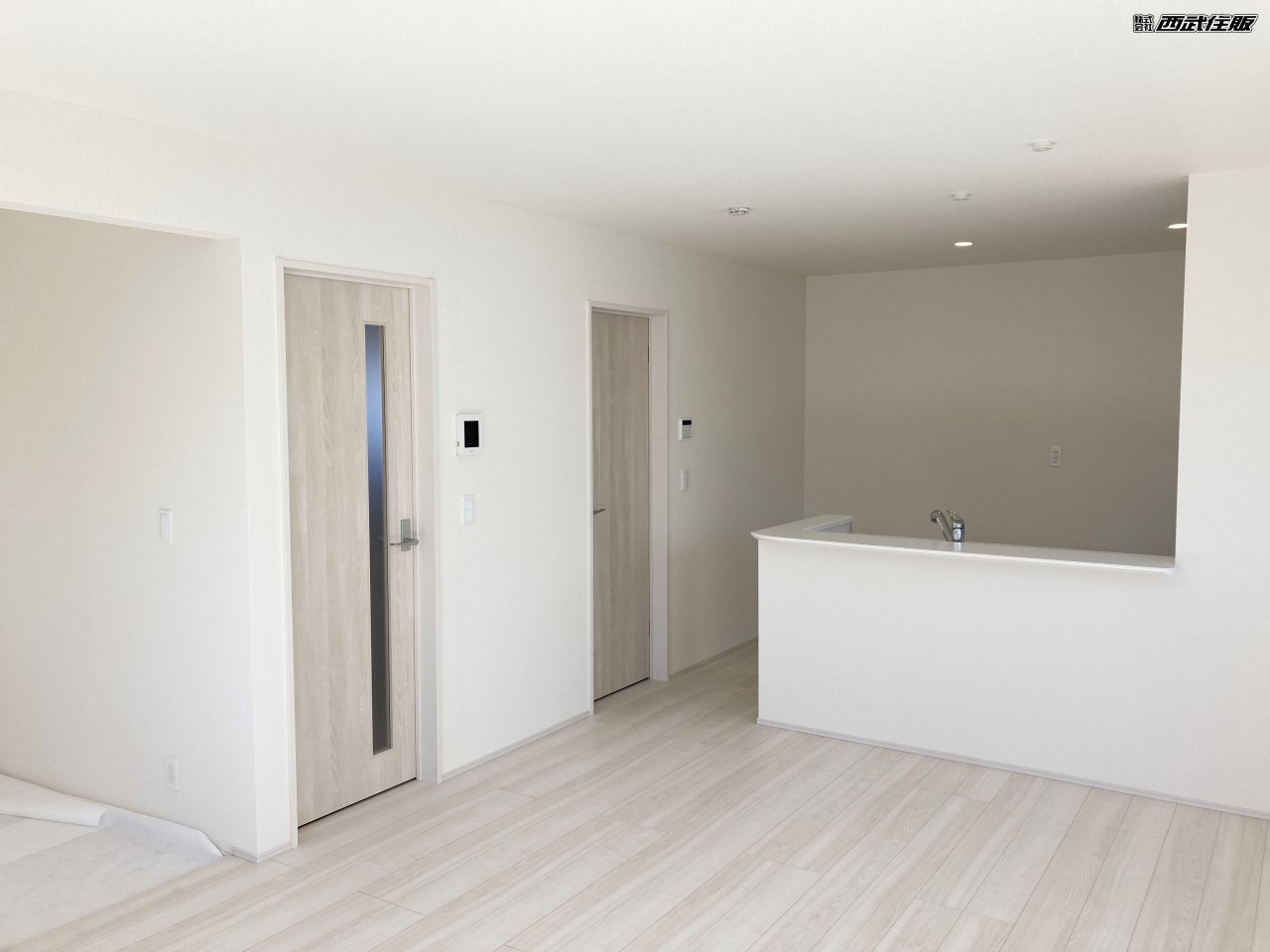 【リビング】リビングから見えるダイニング&キッチンスは広いですね!同仕様写真