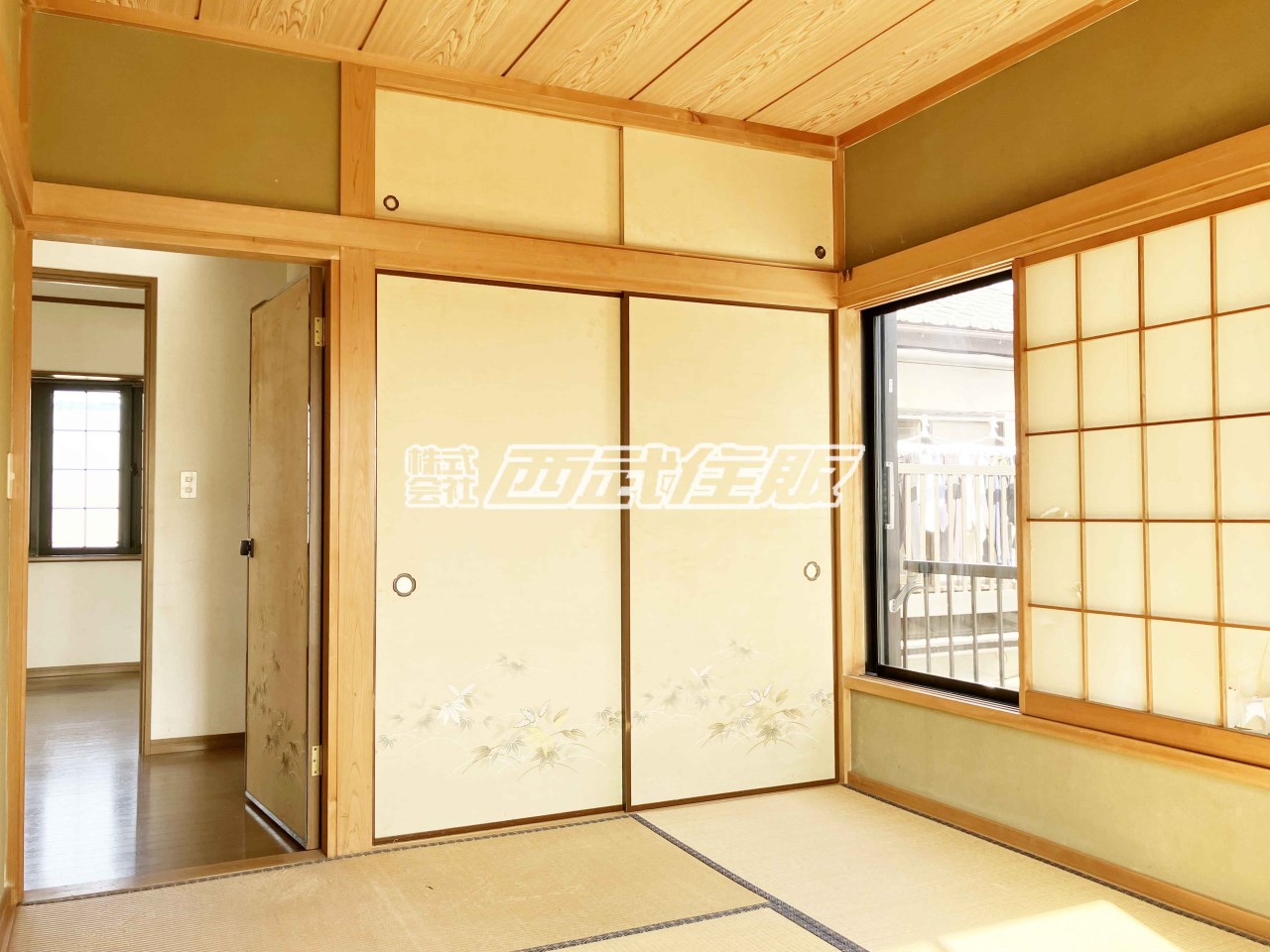 【和室】収納もあり2面採光の明るいお部屋です。
