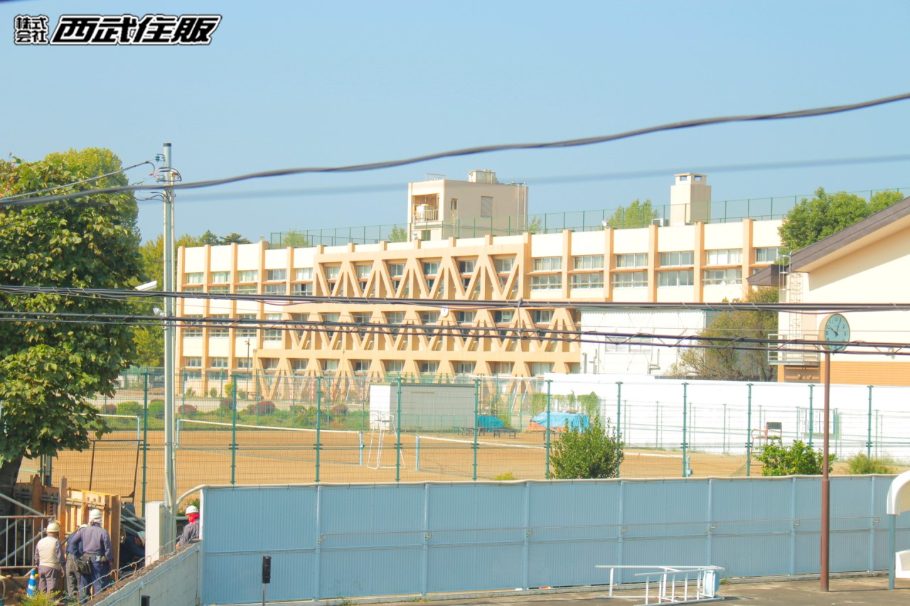 青梅市立第三中学校(徒歩9分)