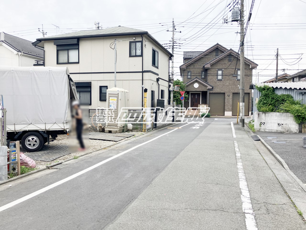 【販売現地】車通りの少ない閑静な住宅街です。2026年6月22日撮影